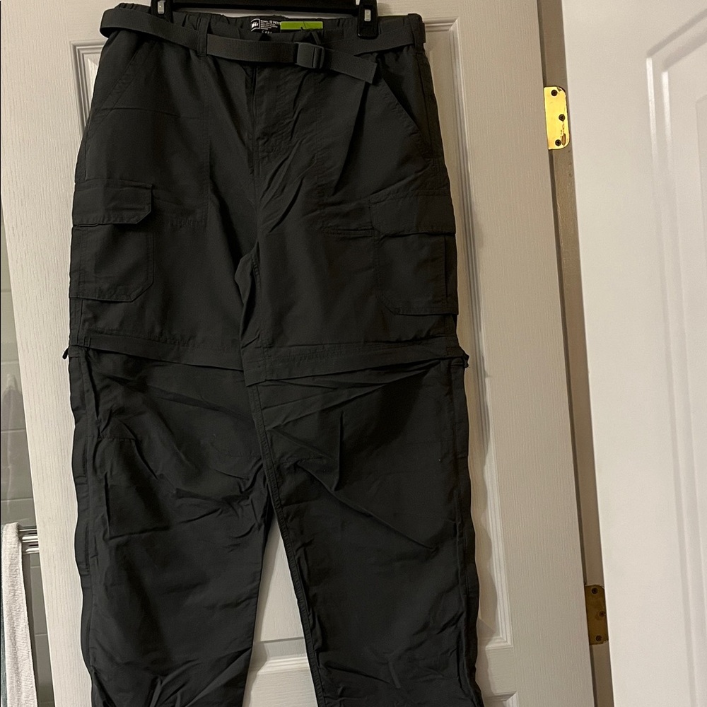 REI Women’s Sahara zip off to shorts Cargo Pants